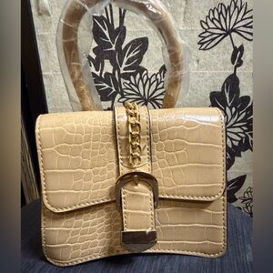 Elegant Tan Croc-Embossed Handbag